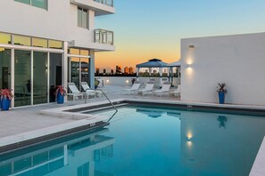 Pool - Modern Coral Gables 1BR w/ W/D & Pool, nr Miracle Mile, by Blueground (Miami)