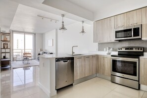 Fridge, microwave, oven, dishwasher - Modern Coral Gables 1BR w/ W/D & Pool, nr Miracle Mile, by Blueground (Miami)