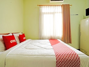 Standard Double Room | Desk, laptop workspace, blackout curtains, free WiFi - OYO 90836 Bartu Guesthouse (Bandung)