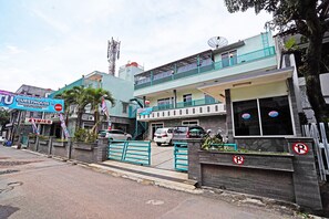 Exterior - OYO 90836 Bartu Guesthouse (Bandung)