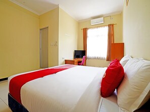 Suite Deluxe | Escritorio, espacio para trabajar con un portátil, cortinas opacas