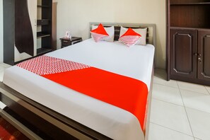 ห้องสแตนดาร์ดดับเบิล | โต๊ะทำงาน, พื้นที่ทำงานแบบใช้แล็ปท็อป, Wi-Fi ฟรี, ผ้าปูที่นอน