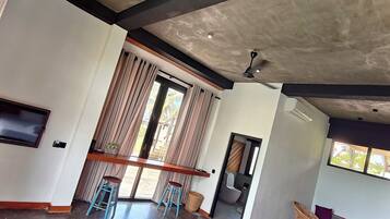 Familienzimmer | Individuell dekoriert, individuell eingerichtet, Schreibtisch