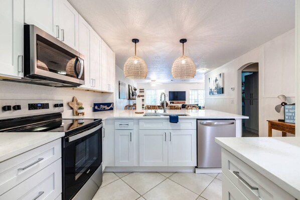 冰箱、微波炉、洗碗机、茶具/咖啡用具