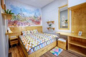 4 bedrooms, desk, soundproofing, free WiFi - Andromeda Homestay Yogyakarta Malioboro (Jogja)