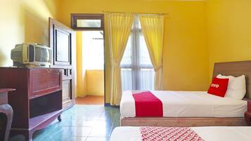 Twin Room | 1 bedroom, desk, laptop workspace, free WiFi