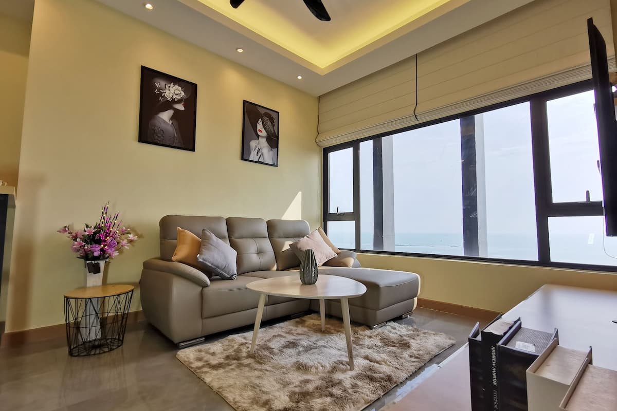 Family Apartment, 2 Bedrooms, Sea View | Living room