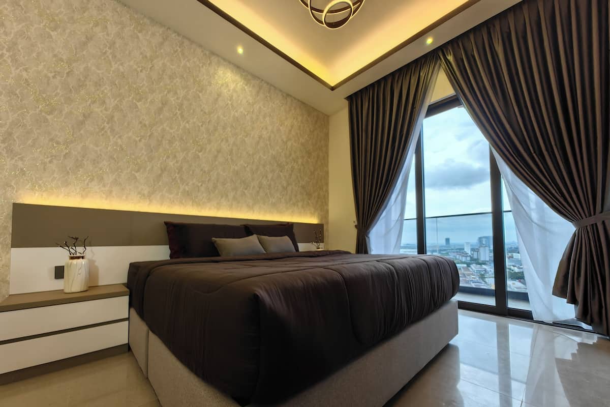 Premium Studio, 1 King Bed, Bathtub, City View