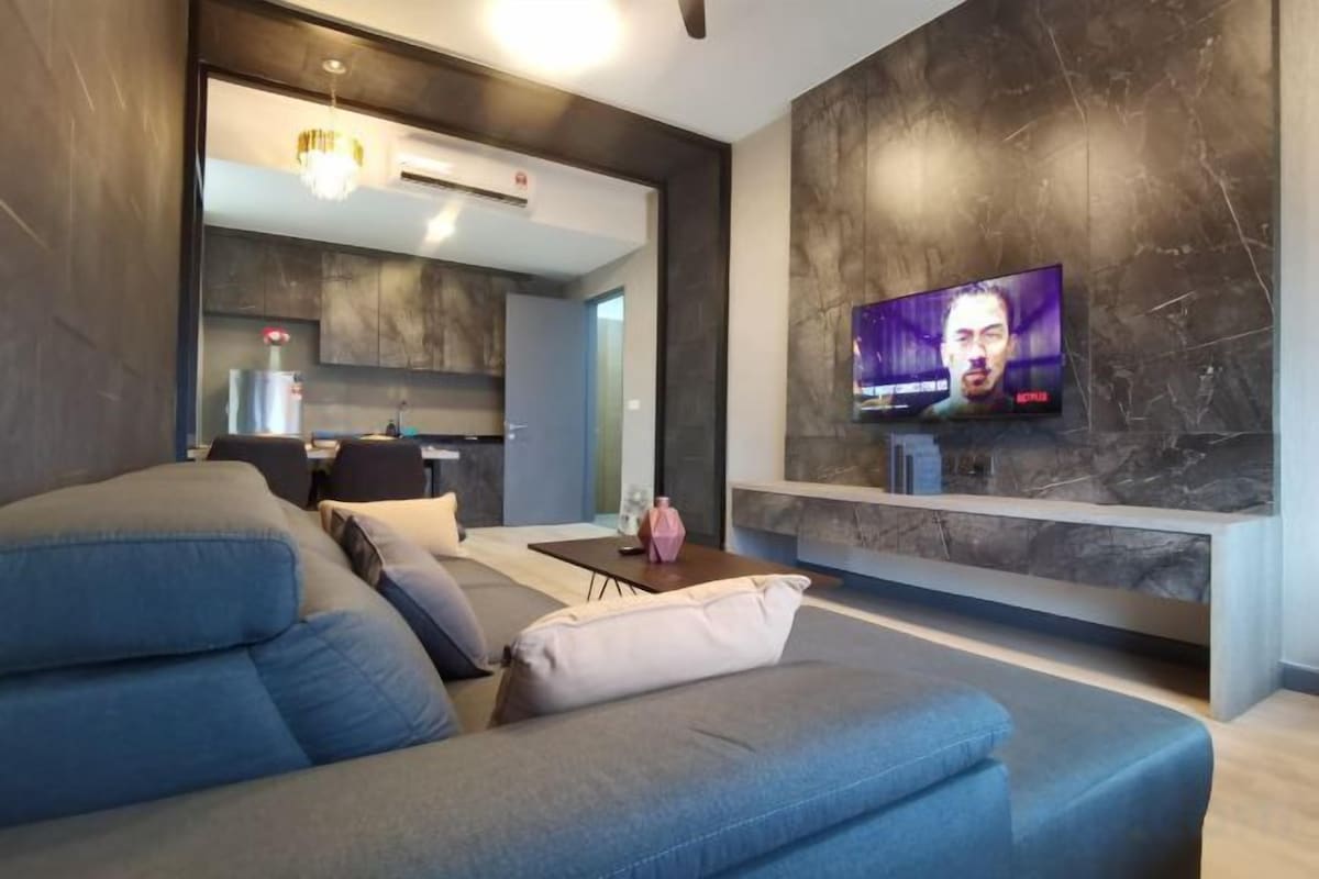 Two Bedroom Deluxe Family Suite (Private Bathtub & Seaview) #44