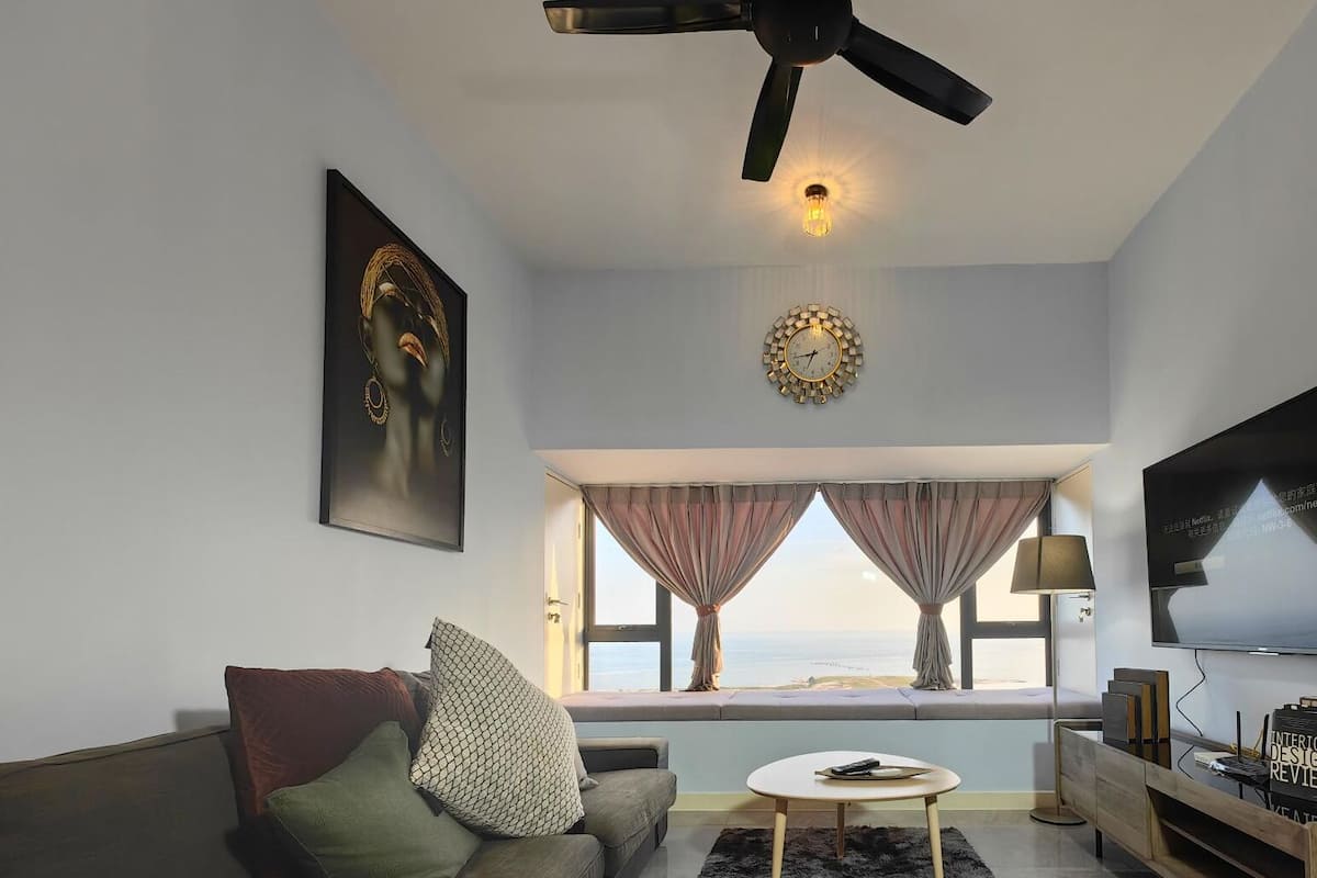 Family Apartment, 2 Bedrooms, Sea View | Living area