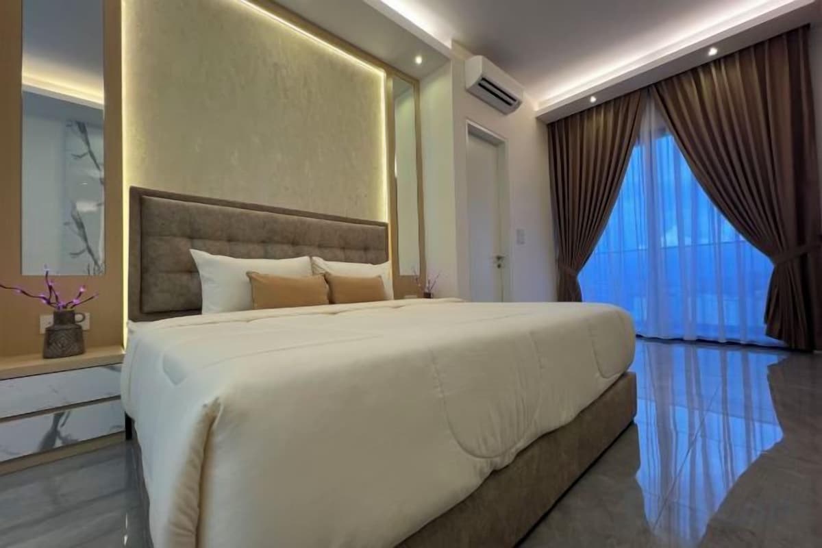 Frette Italian sheets, premium bedding, memory foam beds