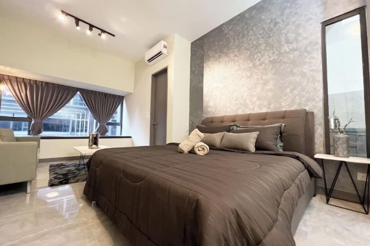 Frette Italian sheets, premium bedding, memory foam beds