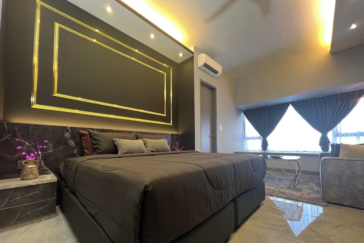 Premium Studio, 1 King Bed, Bathtub, City View