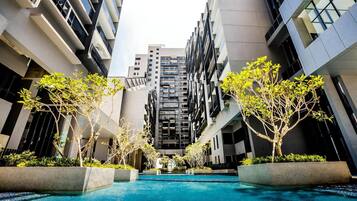 Kolam renang terbuka