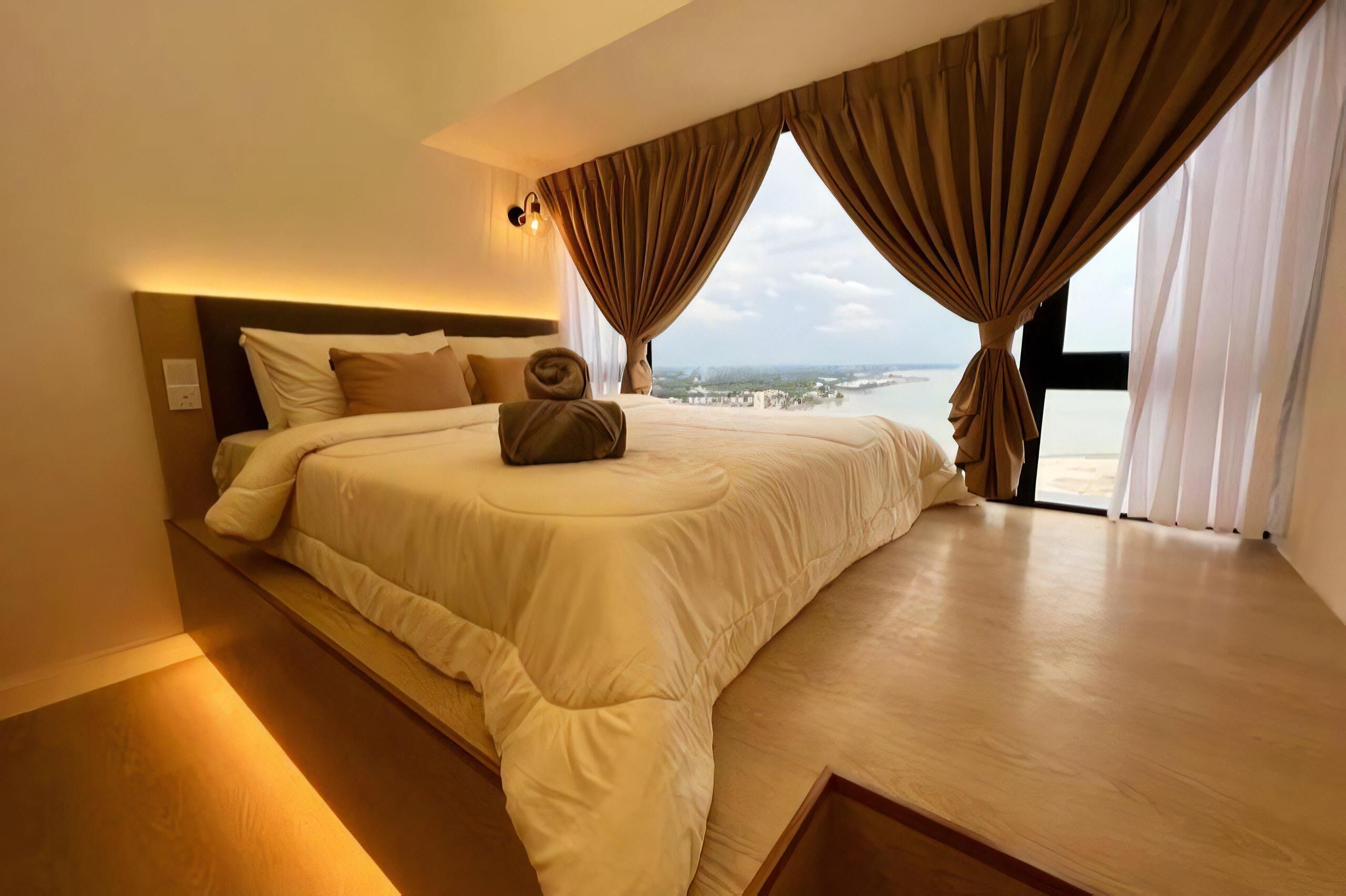 尊榮開放式客房, 1 張加大雙人床, 浴缸, 海景 | 義大利 Frette 床單、高級寢具、  記憶床墊、熨斗/熨衣板