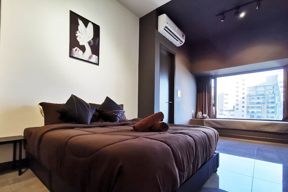 Superior Studio, 1 Queen Bed, Bathtub