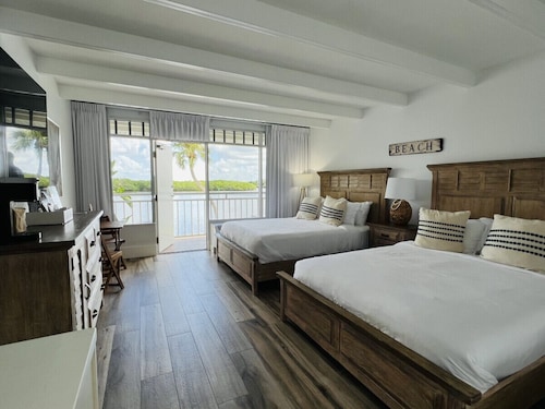 215 Miramar Retreat Little Harbor Beach Resort