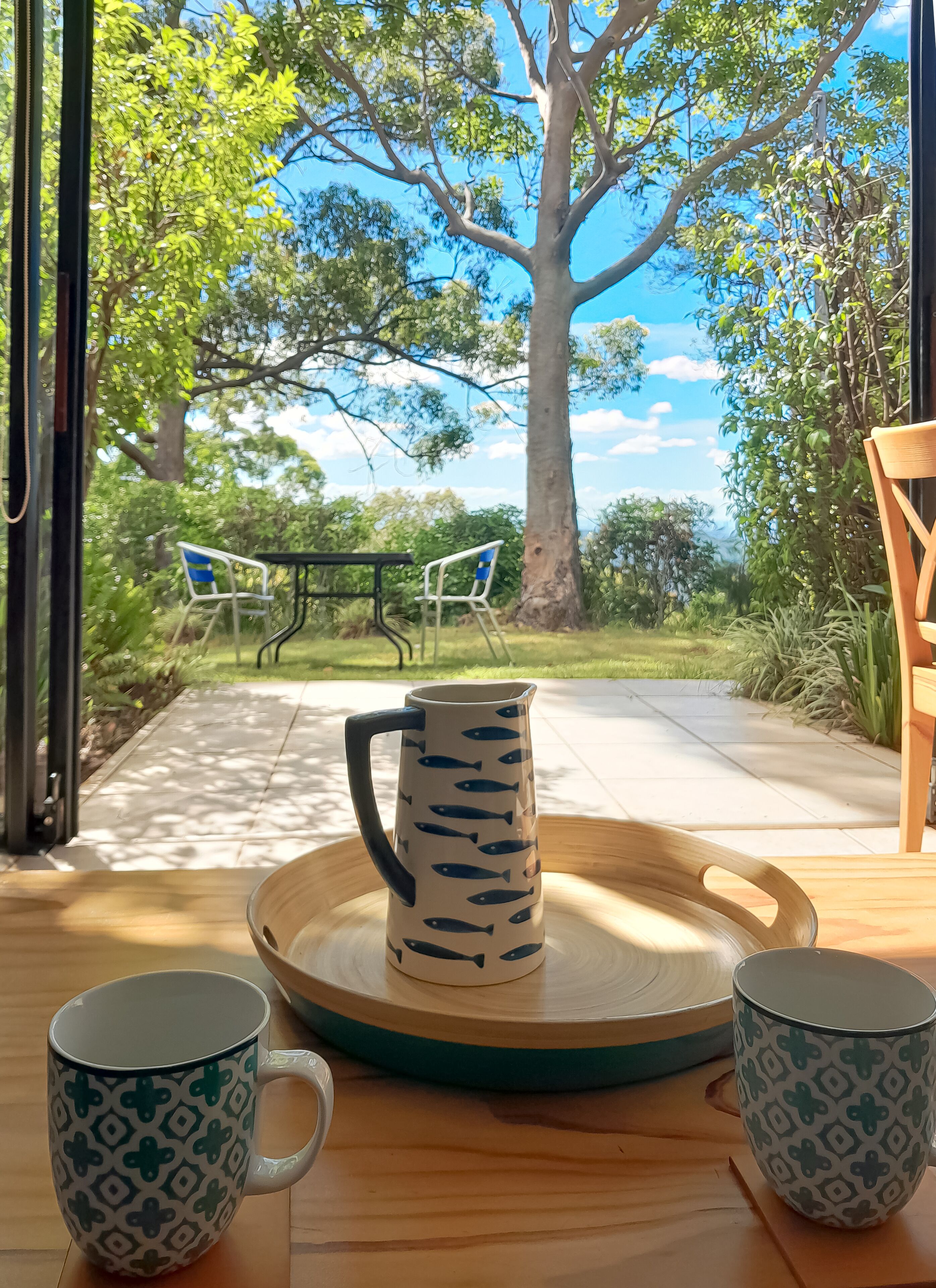 Estudio panorámico, 1 habitación, para no fumadores, vista al océano | Área de sala de estar | Televisión de pantalla plana de 60 cm con canales digitales 