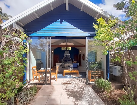 Panoramic Studio, 1 Bedroom, Non Smoking, Ocean View | Individually decorated, individually furnished, iron/ironing board