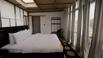 Frette Italian sheets, premium bedding, memory-foam beds, desk