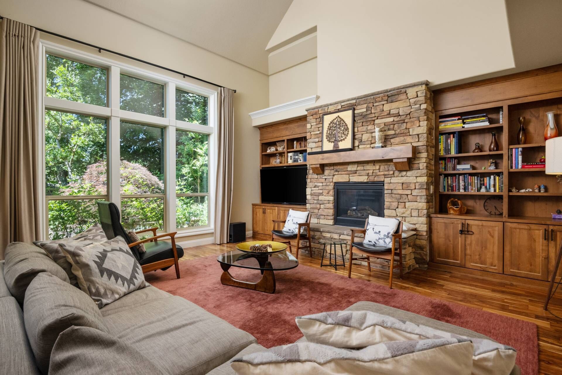 TV, fireplace, DVD player