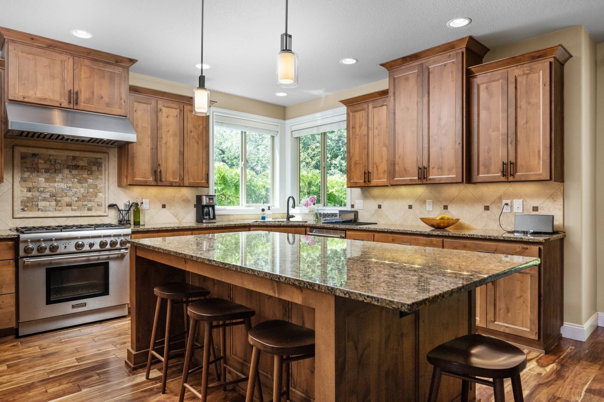 Fridge, microwave, dishwasher, coffee/tea maker