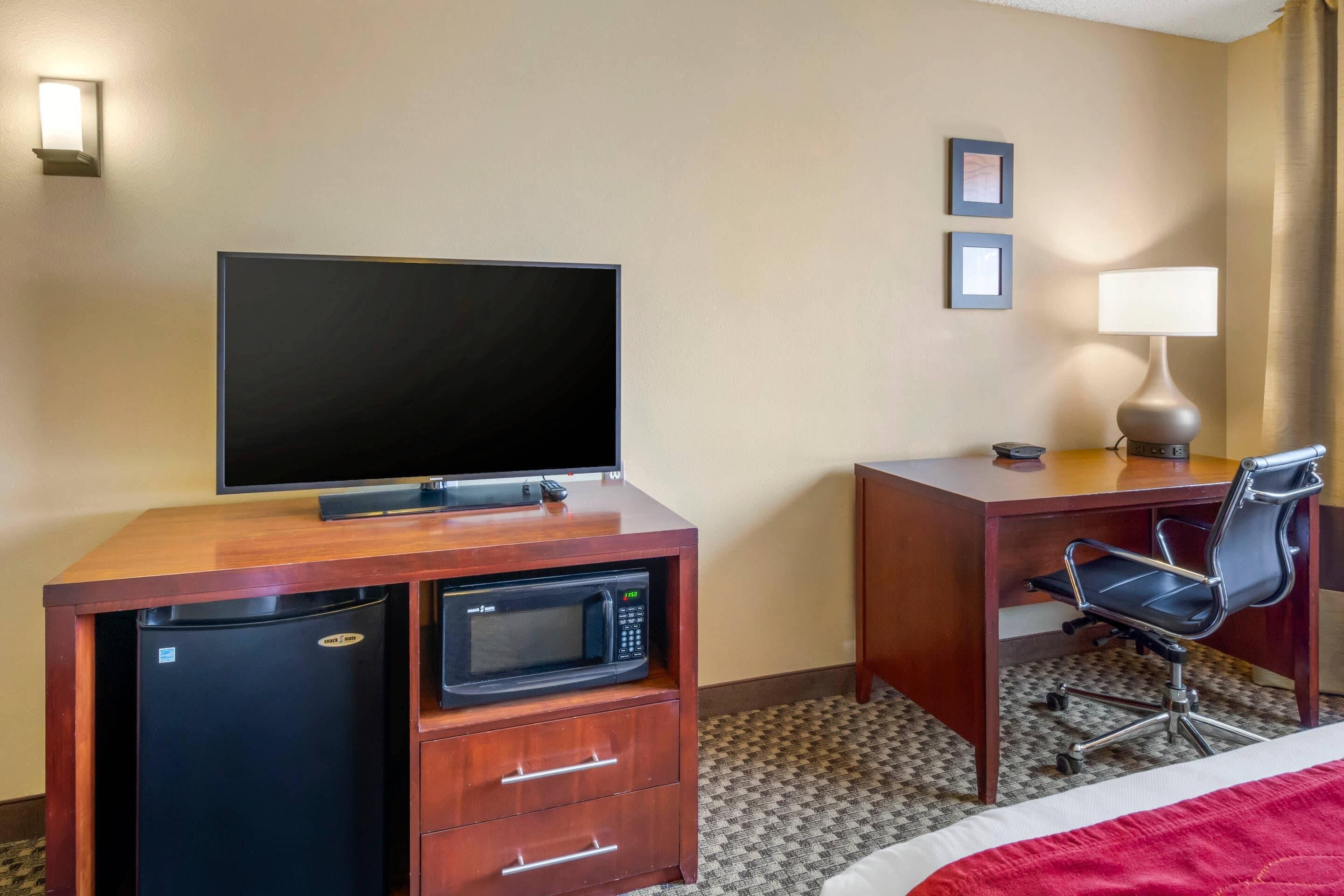 Standard Room, 2 Queen Beds, Non Smoking