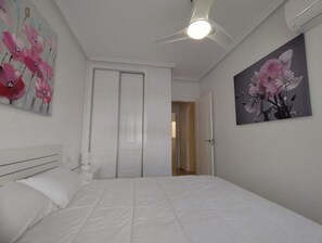 2 bedrooms, WiFi, bed sheets