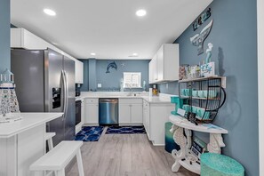 Fridge, microwave, dishwasher, coffee/tea maker