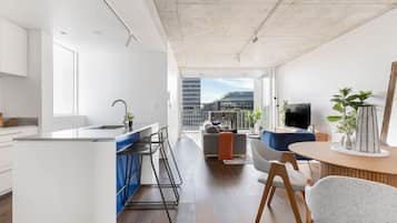 One Bedroom Apartment | Iron/ironing board, free WiFi, bed sheets