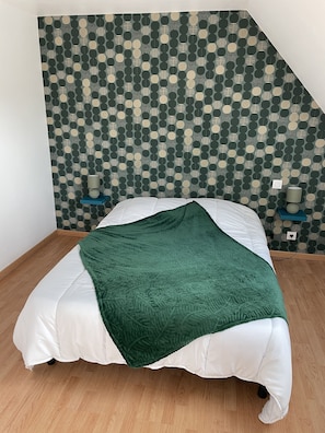 3 bedrooms, iron/ironing board, travel cot, free WiFi