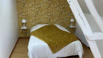 3 bedrooms, iron/ironing board, travel crib, free WiFi