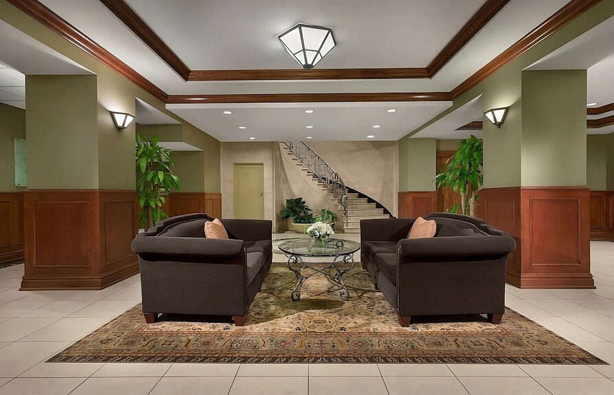Contemporary Hotel In Central West End District! Parking, Pool & Cinema Onsite! - St. Louis