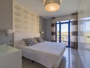 2 chambres, fer et planche à repasser, Wi-Fi gratuit, draps fournis