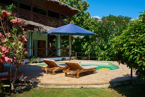 حمّام سباحة خارجي