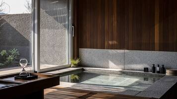 Bathtub spa indoor