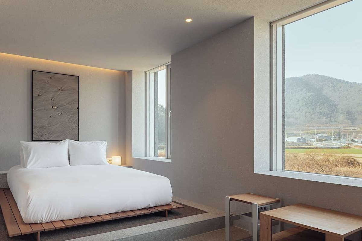 2F Duplex Mountain View + Hinoki Bathtub (Breakfast & Dinner for 2) | Wifi gratis y ropa de cama
