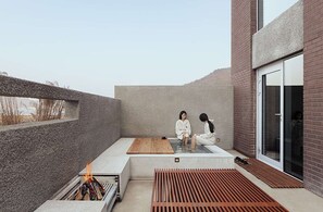 Soundproofing, free WiFi, bed sheets - IJE Namhae (Namhae)
