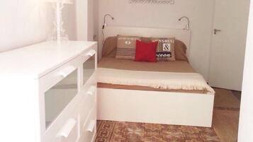 2 dormitorios, tabla de planchar con plancha, wifi y ropa de cama
