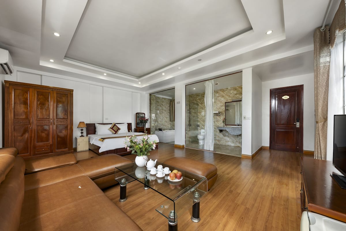 Luxury Double Room | Minibar, in-room safe, desk, blackout curtains