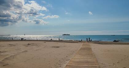 A 5 min de la Plage Richelieu : Magnifique T2 avec grand jardin et parking