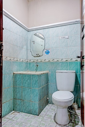 Standard Single Room | Bathroom | Towels