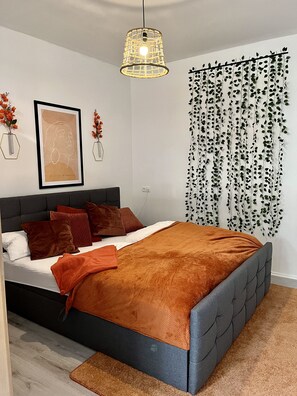 1 habitación, tabla de planchar con plancha, wifi gratis y ropa de cama 