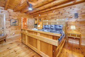 3 makuuhuonetta, silitysrauta/-lauta, Wi-Fi, vuodevaatteet