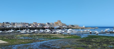Marina. Eco-friendly cottage private pool heated all year round