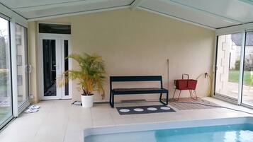 Piscina coperta, una piscina riscaldata