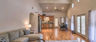 Charles · El Jardin! 5 min walk to beach