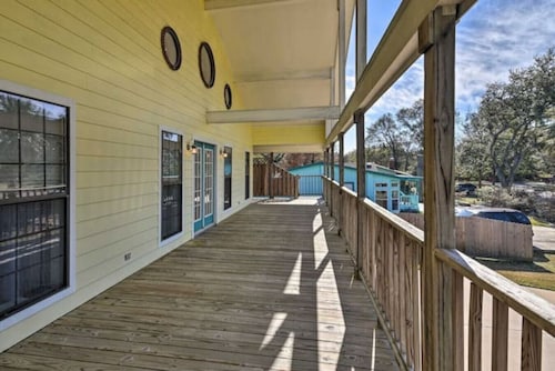 Charles · El Jardin! 5 min walk to beach