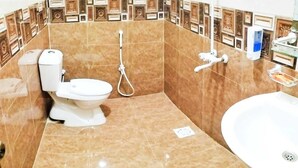 Standard Double Room | Bathroom - Subhan Palace Guest House (Dubai)