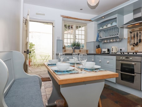 Fridge, dishwasher, electric kettle, toaster